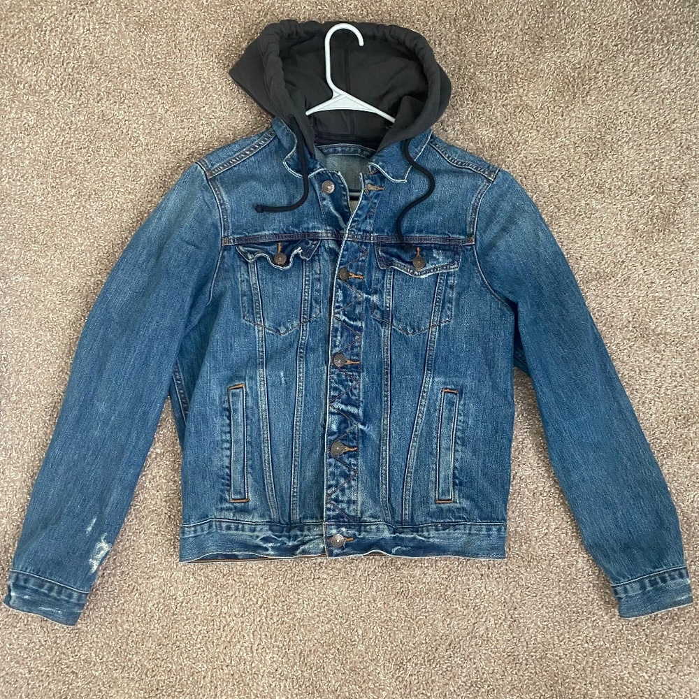 🔥Men's Hollister Distressed Denim Jacket w/ Black Hood🔥